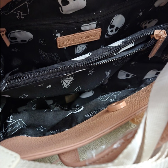 Betsey Johnson, satchel or shoulder bag - Picture 4 of 4